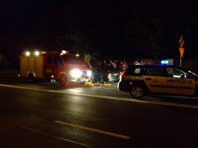 Pierwsi na miejsce zdarzenia przyjechali ratownicy z PSP w Sieradzu. Fot. Piotr Andrzejak