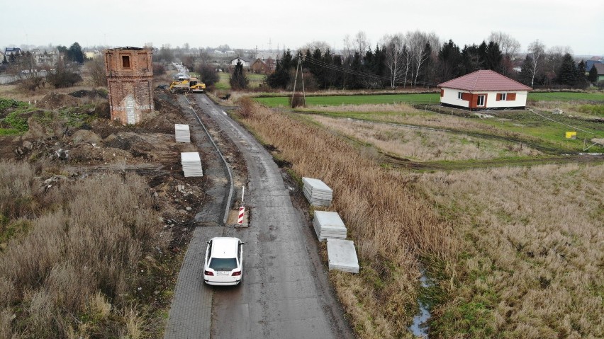 Nowy Dwór Gdański.Prace budowlane na ulicy Polnej - będzie nowy chodnik i oświetlenie