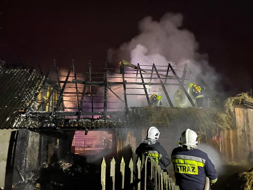 Pożar stodoły w Zubrzycy Górnej. Zdjęcia dzięki uprzejmości...