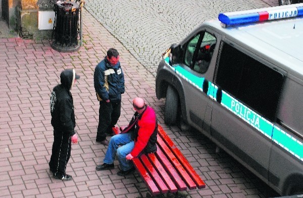 Pijani ludzie bezczelnie zaczepiają mieszkańców naszego miasta. Najaktywniejsi są w centrum Gorlic