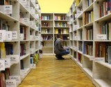 Co czytają mieszkańcy Śremu? Sprawdź TOP 20 książek wypożyczonych przez dorosłych w śremskiej bibliotece w 2021 roku