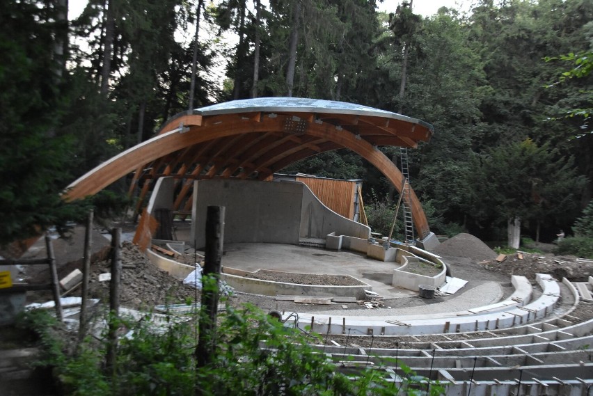 Odbudowa amfiteatru w Parku Zdrojowym w Szczawnie-Zdroju...