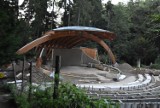 Odbudowywany amfiteatr w Parku Zdrojowym w Szczawnie-Zdroju już robi wrażenie! Zdjęcia i film!