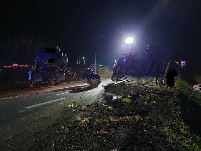 Wypadek cysterny w Głogowie pod Toruniem. Akcja strażaków