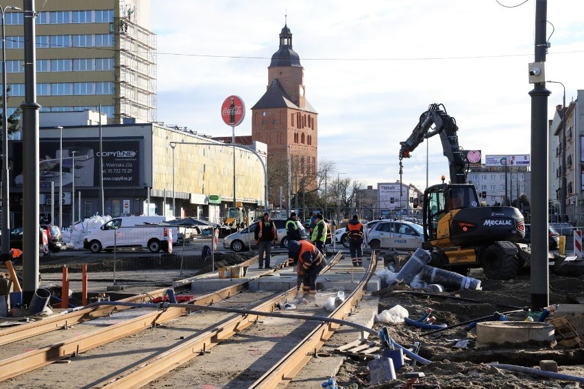 Przebudowa ulic Chrobrego i Mieszka I trwa już ponad półtora...