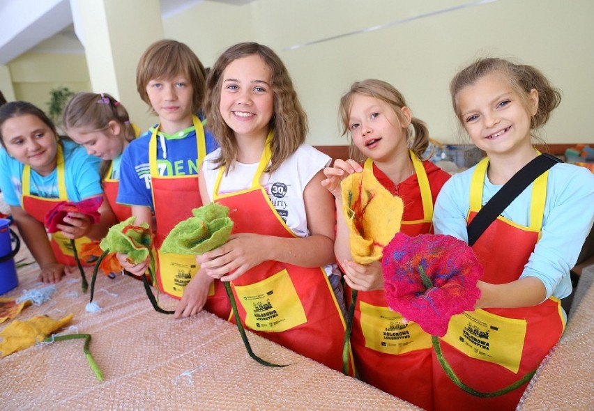 Tysiące małych artystów przygotowuje przedstawienie na „Kolorową Lokomotywę” Łódzkiego Domu Kultury
