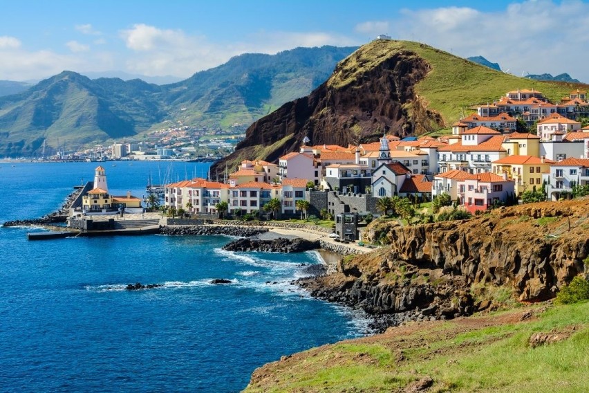 Madera to tak zwana atlantycka wyspa „wiecznej wiosny”. To...