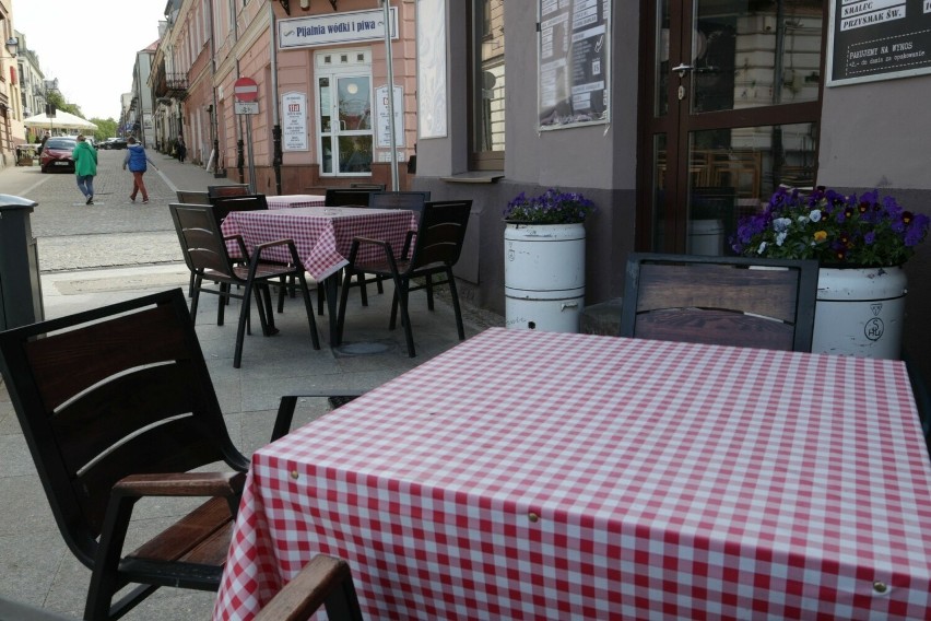 Kiedy ruszą letnie ogródki gastronomiczne na Rynku w Kielcach? Niektórzy będą zawiedzeni