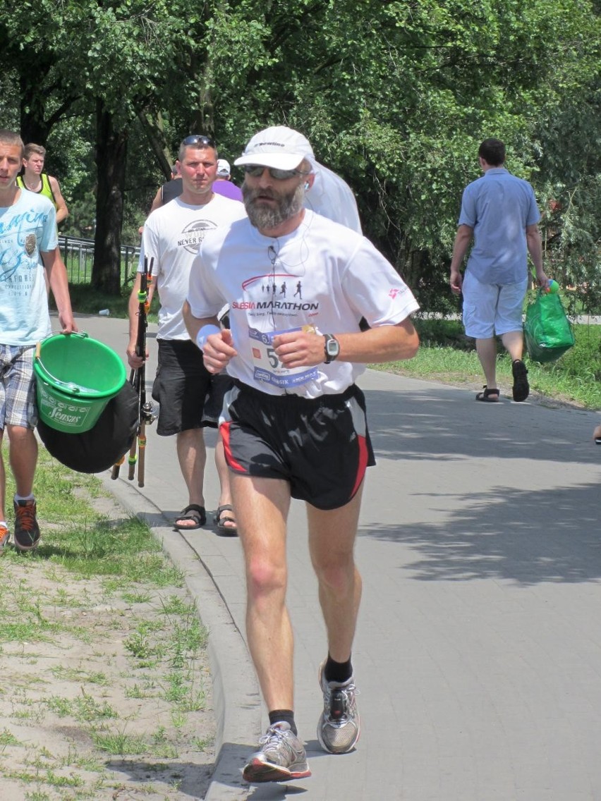 Ryszard Płochocki wygrał VI Maraton Ostrowski, a Witold Olejniczak pobiegł po raz setny [ZDJĘCIA]
