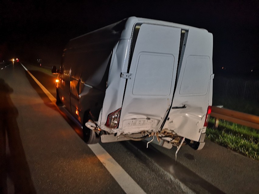 Nocny wypadek na autostradzie A2 pod Wąsowem [ZDJĘCIA]