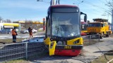 Zderzenie ciężarówki z tramwajem. Wypadek na ul. Zgierskiej w Łodzi [ZDJĘCIA+FILM]