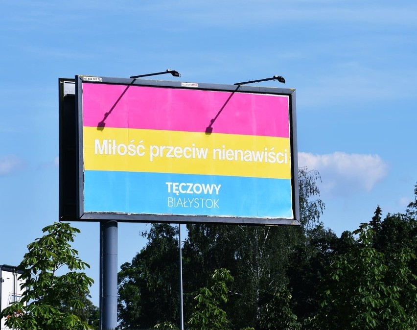 Billboardy antyLGBT w Białymstoku. Milcząca Większość kontra Tęczowy Białystok [zdjęcia]