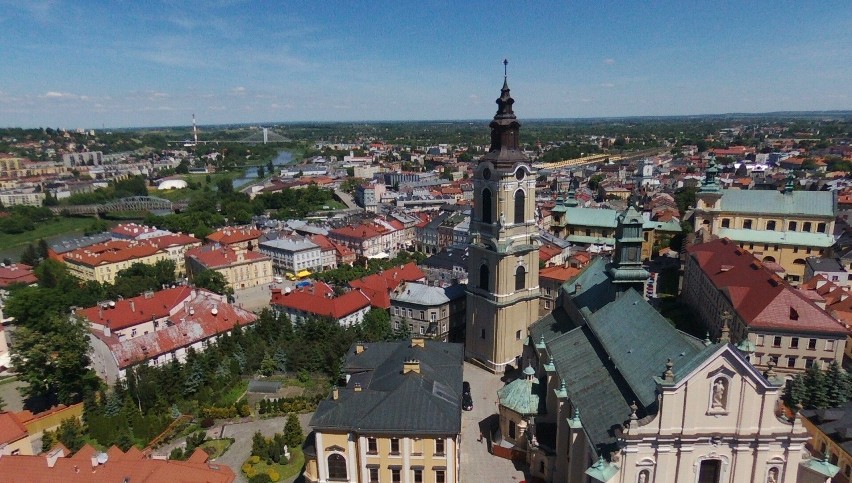 Na zdjęciach z drona, których autorem jest przemyślanin...