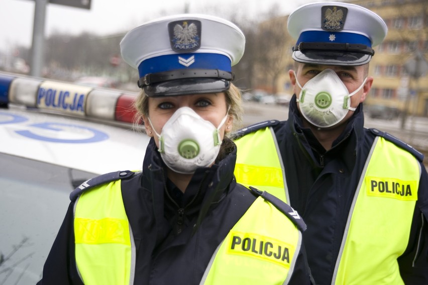 Akcja SMOG. Policjanci skontrolują stan techniczny samochodów