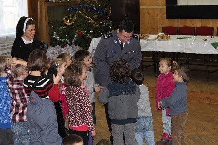 Kalisz: Świąteczna wizyta przedszkolaków w komendzie policji. ZDJĘCIA