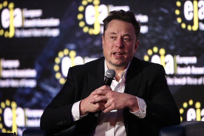Elon Musk w trakcie krakowskiej konferencji.  Miliarder...