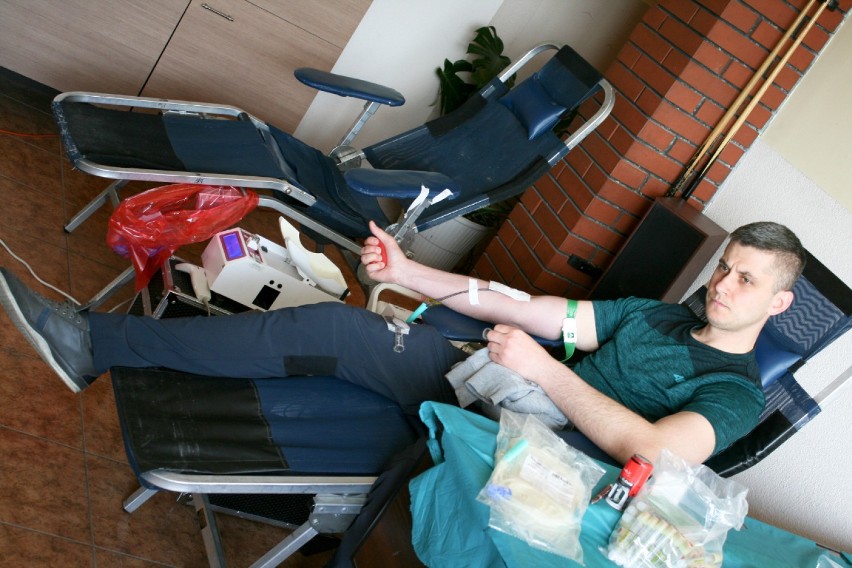 Zbiórka krwi u sieradzkich „Strażaków". Na apel odpowiedziało 19 osób - oddało krew 13