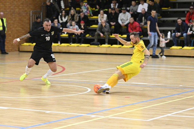 Futsal Świecie przegrał z We-Met Futsal Club Kamienica Królewska 4:7 i zaliczył pierwszą porażkę w I lidze