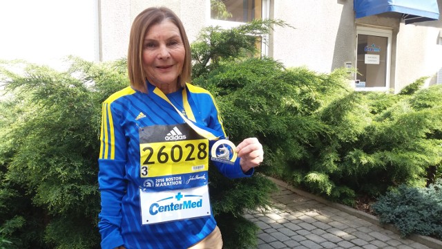 Barbara Prymakowska, choć biegać zaczęła, dopiero mając 58 lat, na swoim koncie ma kilkadziesiąt maratonów płaskich i górskich zarówno w Polsce, jak i za granicą