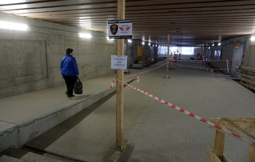 Przedłuża się remont dworca i wiaduktów w Lublinie. Wszystko przez zimę i pandemię. Zobacz zdjęcia