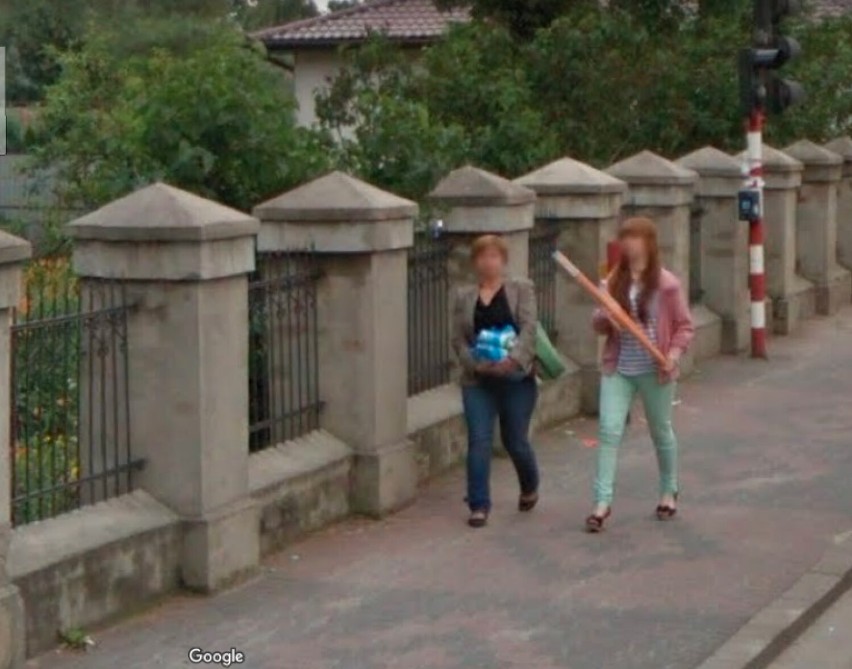 Aparat przyłapał mieszkanki Sycowa w różnych sytuacjach. Zobaczcie, czy Wy też jesteście na tych zdjęciach z Google Street View? 