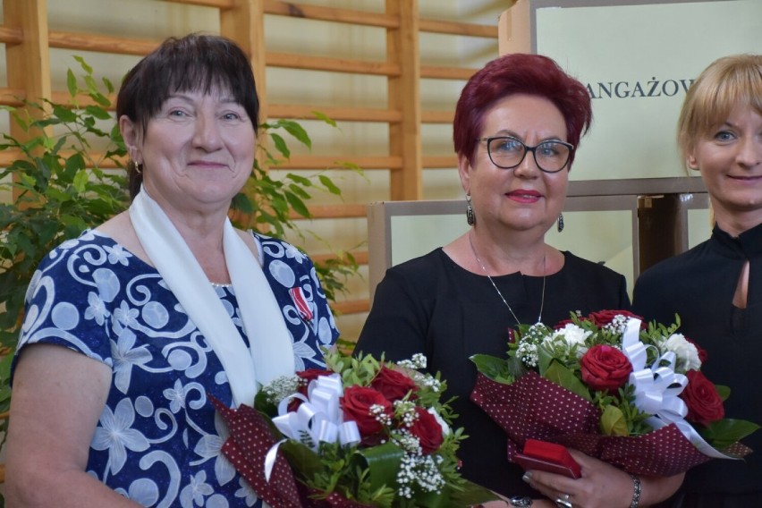 Medale Komisji Edukacji Narodowej dla dwóch nauczycielek z powiatu kaliskiego. ZDJĘCIA