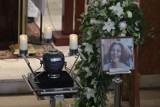 Pogrzeb Małgorzaty Brylskiej w Piotrkowie. Tłumy ludzi pożegnały wicedyrektor Szkoły Podstawowej nr 3 w Piotrkowie ZDJĘCIA