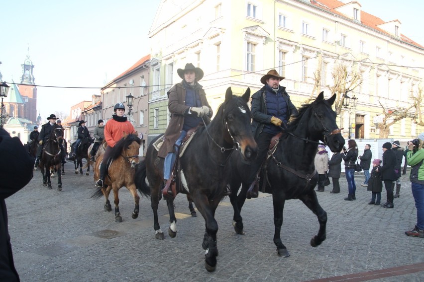 Miłośnicy koni z okolic Gniezna tradycyjnie pożegnali stary...