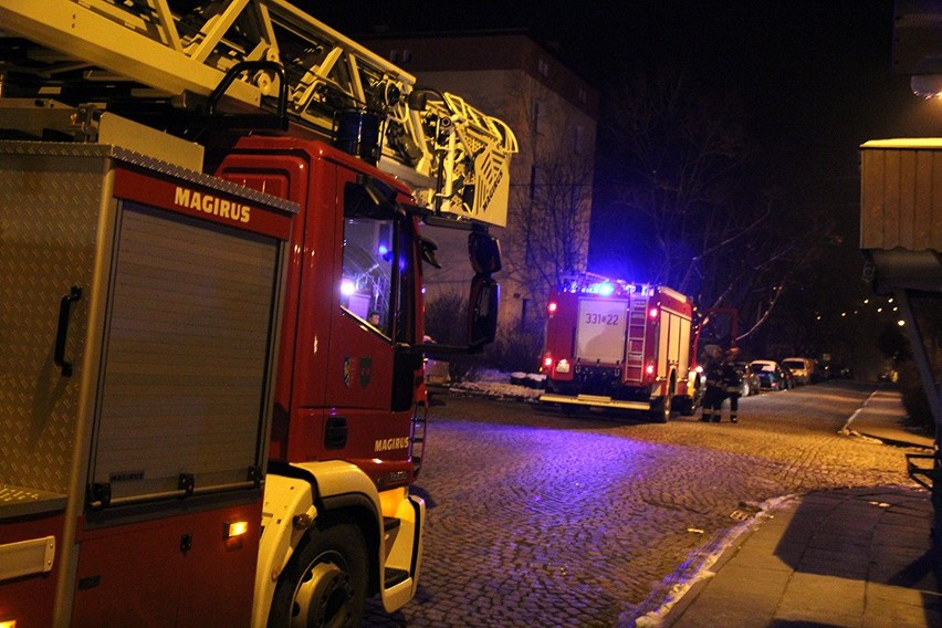 KRÓTKO: Nocna akcja bielskich strażaków. Gasili... garnek