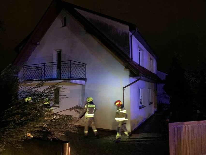 Pożar domu w Sierakowicach. Ucierpiała 80-latka