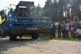 Powiatowo-Gminne Dożynki w Luzinie 2022. Rolnicy podziękowali za tegoroczne plony. Dużo zdjęć z przejazdu korowodu dożynkowego