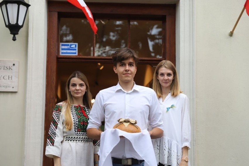 Aukcja charytatywna w Pałacyku Zielińskiego w Kielcach z okazji Dnia Niepodległości Ukrainy. Zobacz zdjęcia