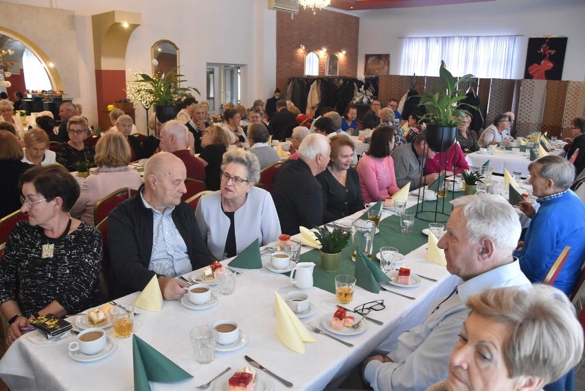Malbork. Dzień Białej Laski i jubileusz 70-lecia Polskiego Związku Niewidomych był okazją do wspólnego świętowania