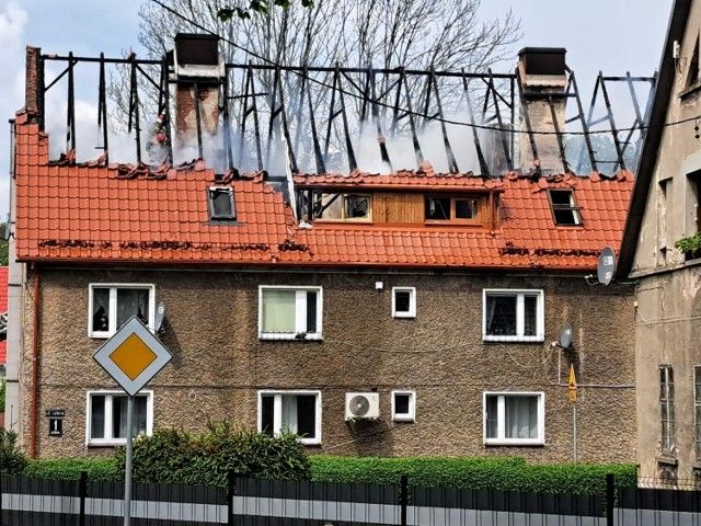 Pożar budynku wielorodzinnego w Mieroszowie