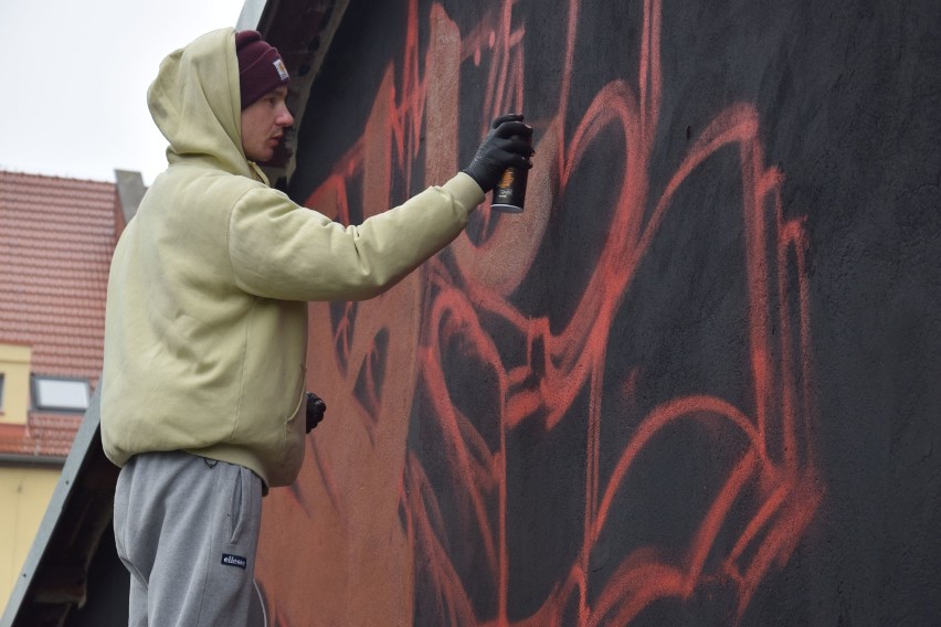 Graffiti w Szczecinku. Fajna akcja młodych ludzi [zdjęcia]