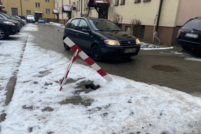 Zapadająca się droga na Nullo w Olkuszu