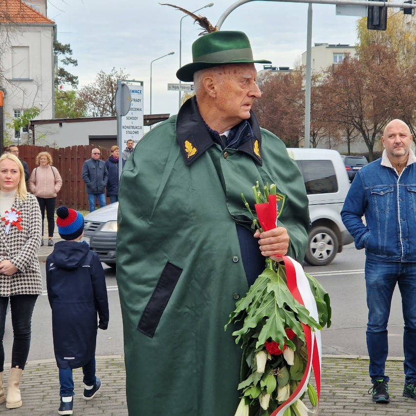 Obchody 11 listopada we Wrześni. Zobacz pochód z okazji 104. rocznicy odzyskania przez Polskę niepodległości [FOTO]