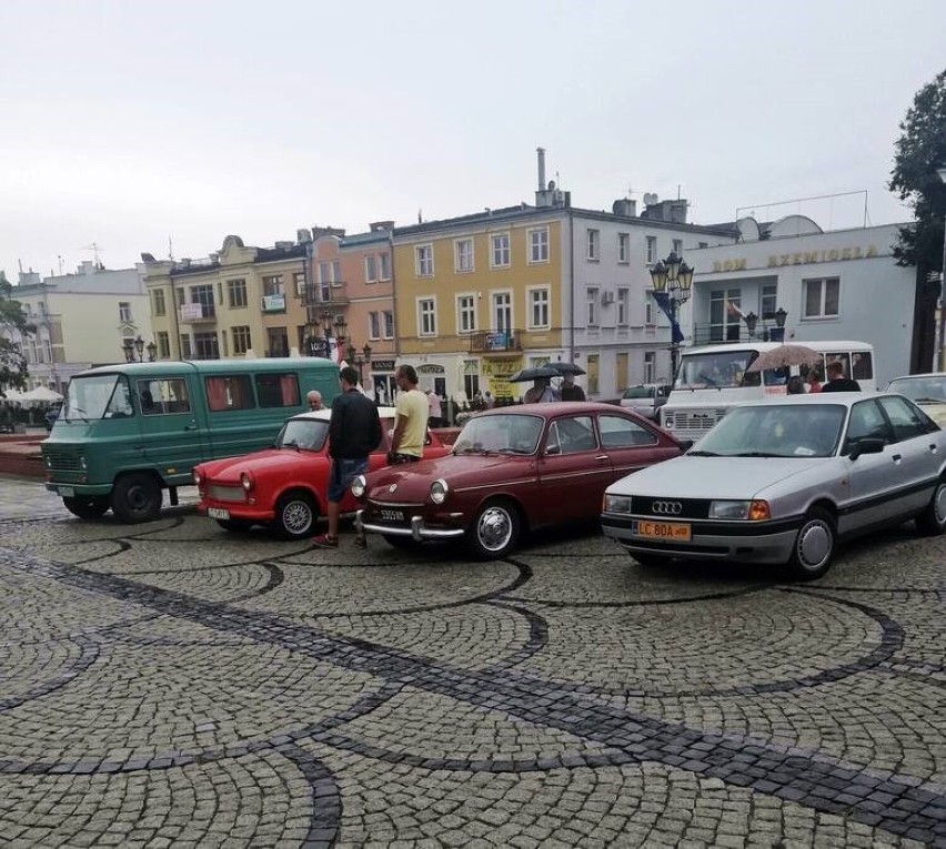 Zabytkowe auta pojawiły się w Chełmie podczas Pięknej Klasycznej Soboty. Zobacz zdjęcia