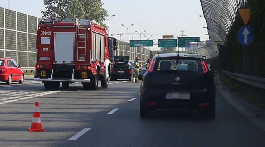 Wypadek w Katowicach za tunelem zablokował ruch.


Zobacz...