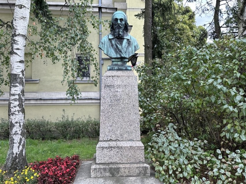 125 lat liczy pomnik Jana Amosa Komeńskiego w Lesznie. Pomnik stoi do dzisiaj, ale w innej lokalizacji
