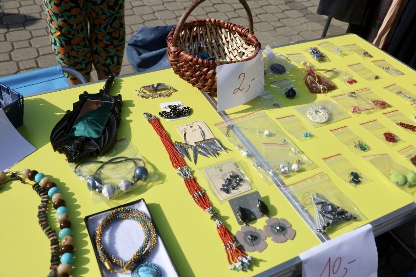 Mieszkańcy Warszawy sprzedawali prawdziwe perełki za grosze.