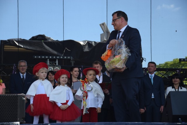 Burmistrz Nysy Kordian Kolbiarz ogłosił koniec samorządowego wsparcia na dzieci czyli nyskiego bonu