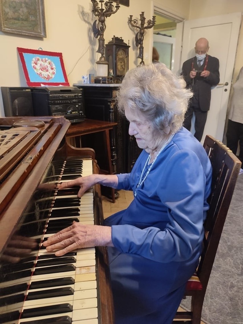 W Krakowie świętowano urodziny najstarszej pianistki świata. Wanda Szajowska skończyła 111 lat