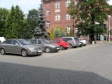 Parking na kampusie w Rybniku: Darmowy postój tylko do poniedziałku 