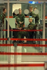 Funkcjonariusze Służby Ochrony Lotniska zastępują na Okęciu strażników granicznych