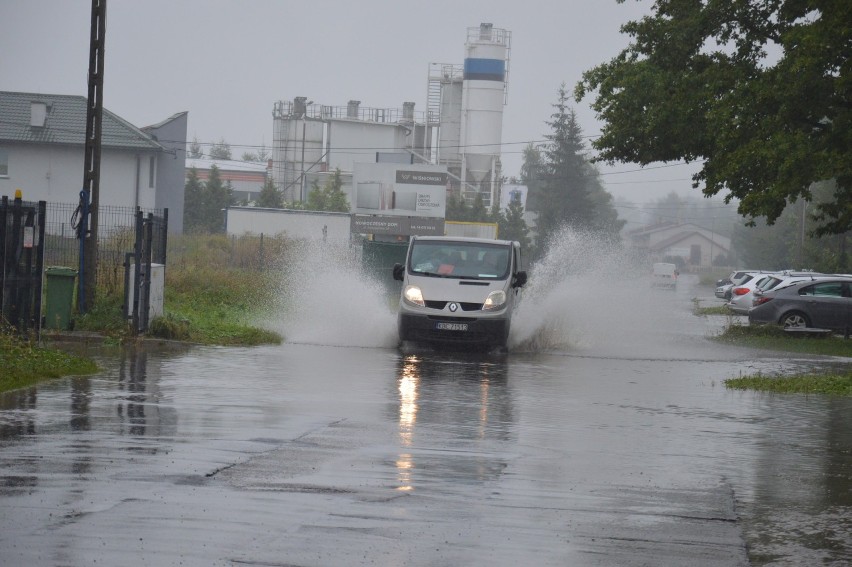 Bochnia: zalana ulica Łany, 30.08.2021