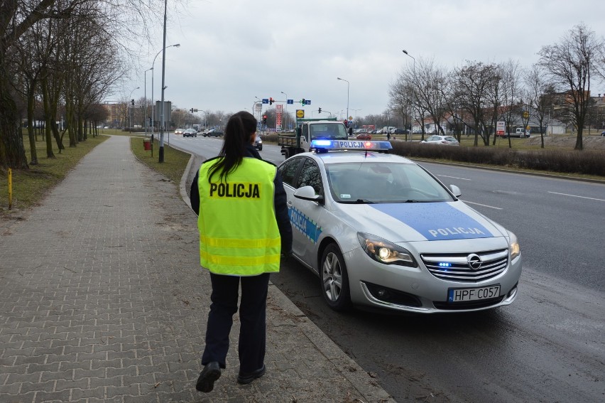 Walentynki w Piotrkowie 2019. Policja kontroluje kierowców...