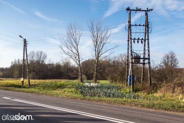 Powierzchnia: 8 300 m²
Typ działki: rolno-budowlana
Ogrodzenie: nie
Położenie: wieś

Link