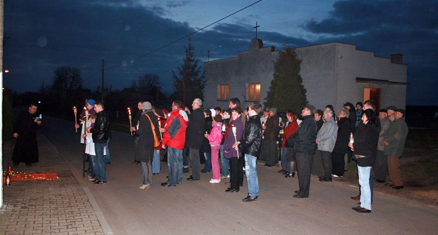 Procesja Drogi Krzyżowej przeszła uliczkami Kurnatowic