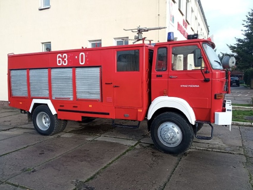 Wóz bojowy straży wystawiony na sprzedaż w Damasławku 